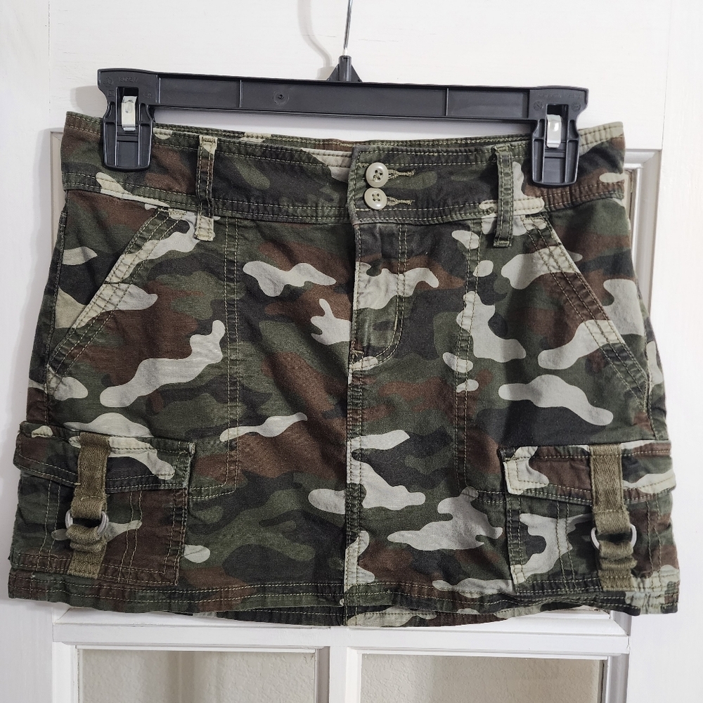 American Eagle Low Rise Camo Cargo Mini Skirt Size 00 Stretch Y2K